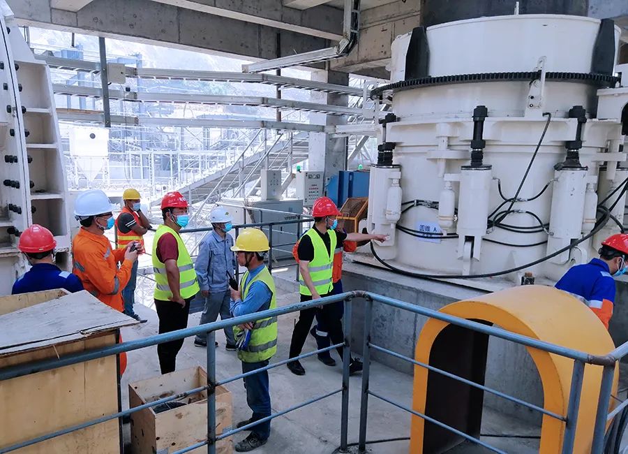 SMS系列多缸液壓圓錐破碎機，精品骨料生產(chǎn)線的理想選擇