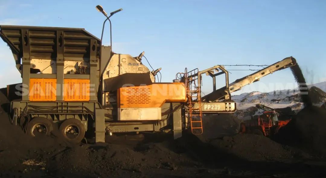 時產值近600萬！山美移動式破碎篩分一體站助力江蘇高碳鉻鐵礦破碎項目建設